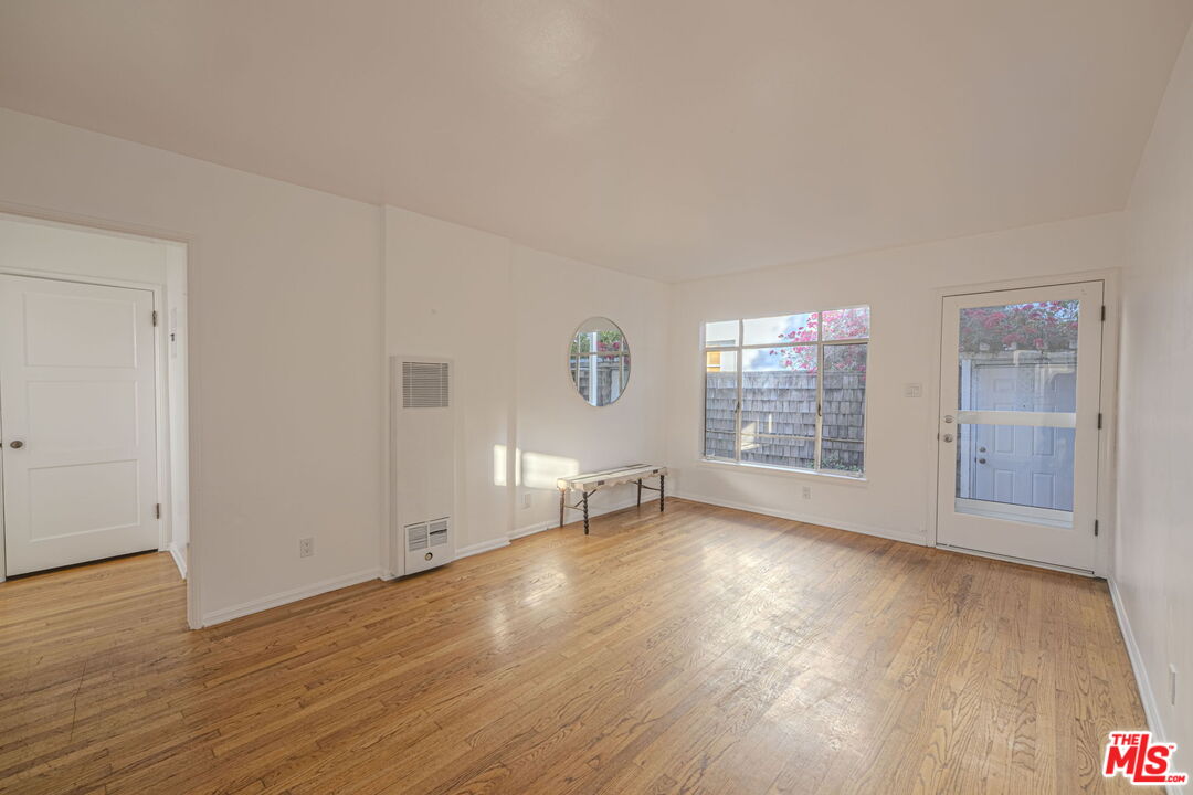 1941 Euclid St Unit: 3