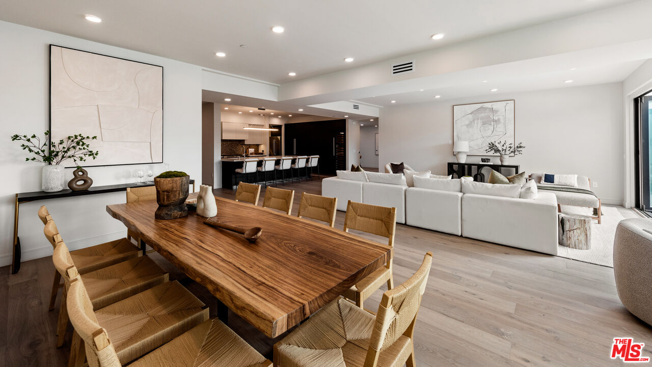 505 S Barrington Ave Unit: 210