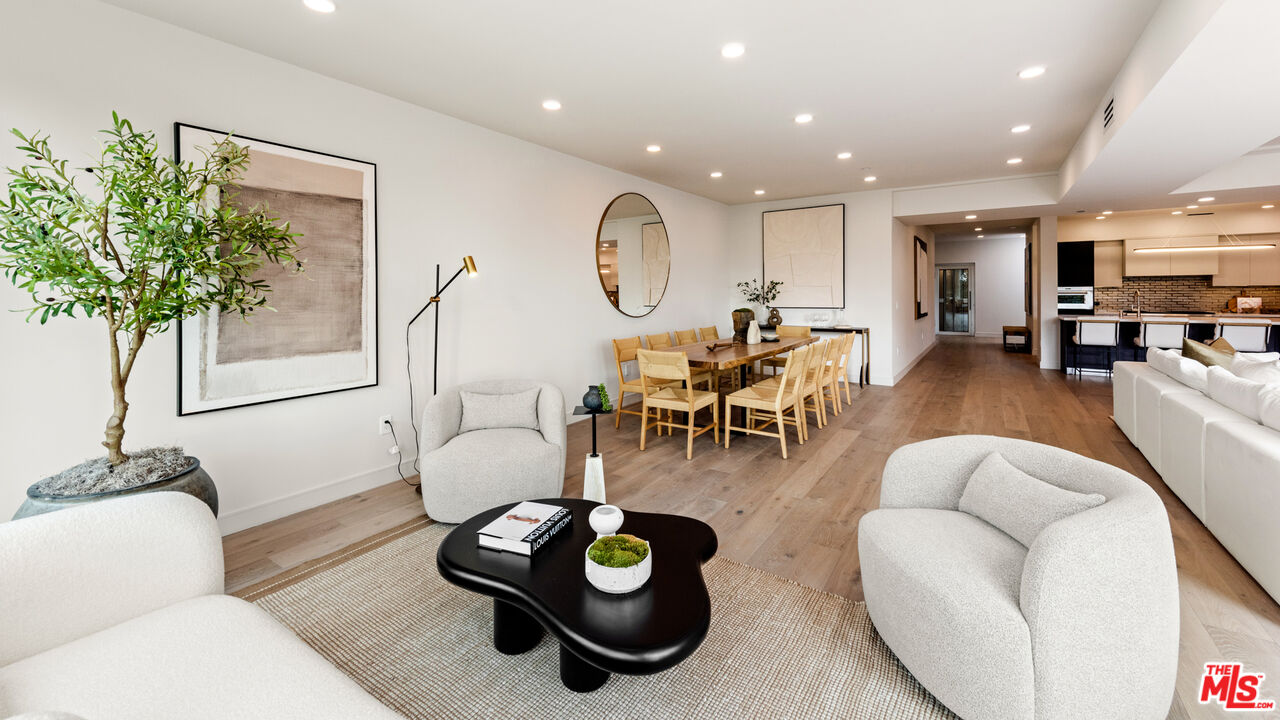 505 S Barrington Ave Unit: 210