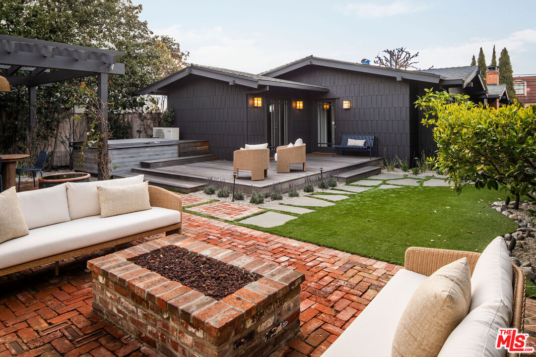 502 Raymond Ave