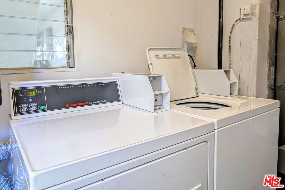 827 Lincoln Blvd Unit: J