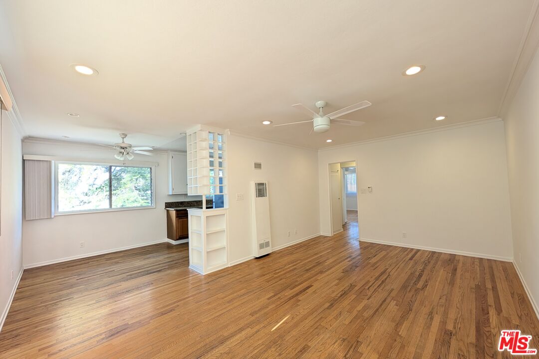 827 Lincoln Blvd Unit: J