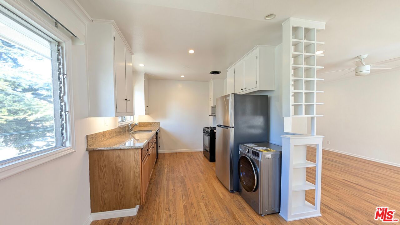 827 Lincoln Blvd Unit: J
