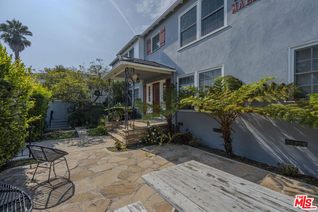 2121 Montana Ave Unit: 1