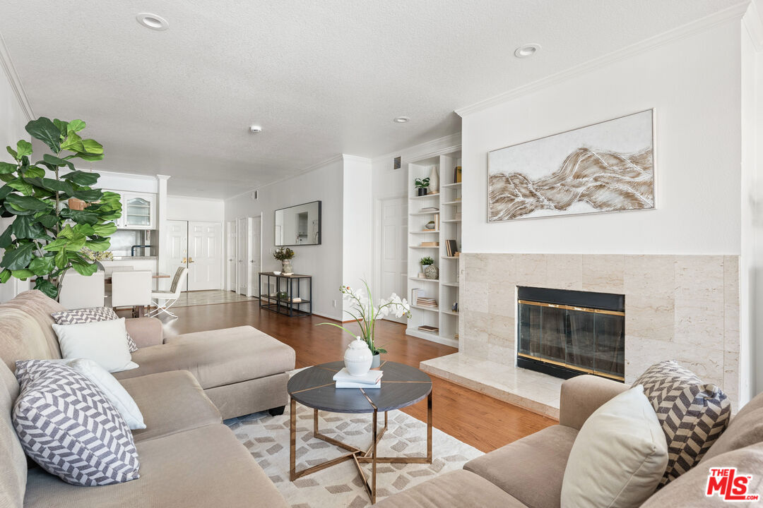 11535 Rochester Ave Unit: 402