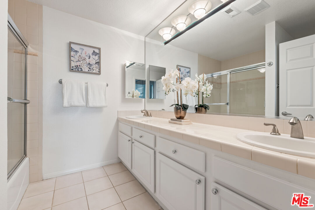 11535 Rochester Ave Unit: 402