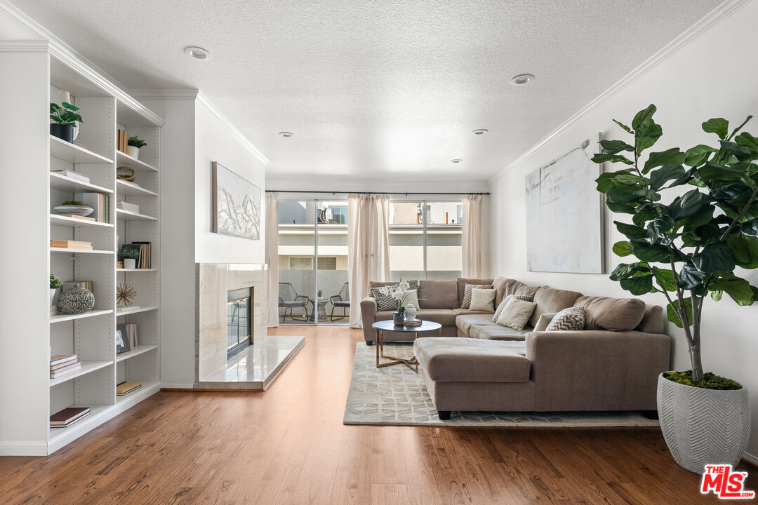 11535 Rochester Ave Unit: 402