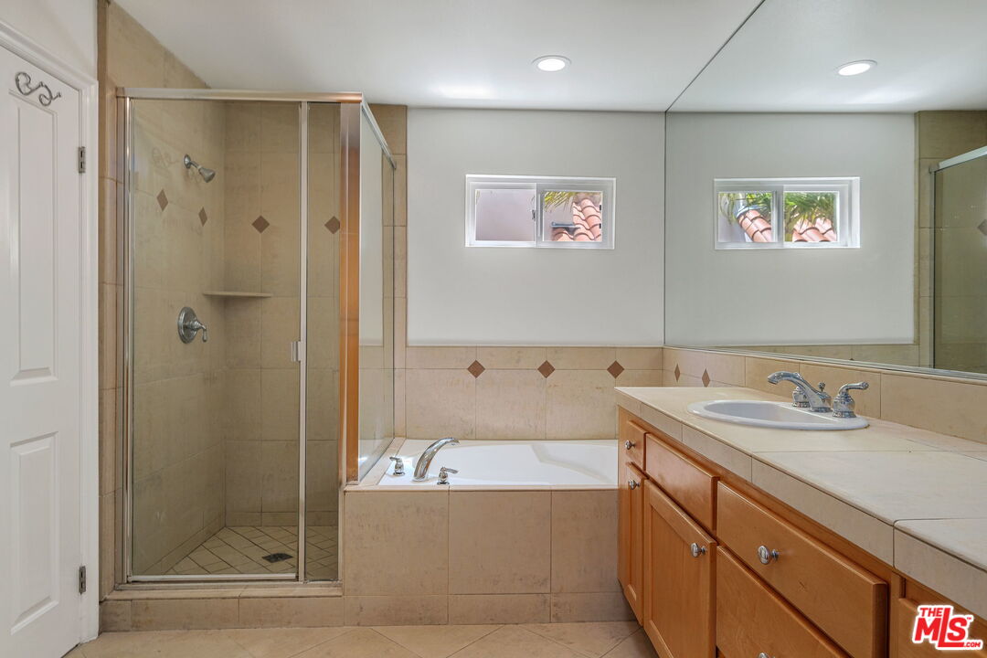 838 17TH ST Unit: 101