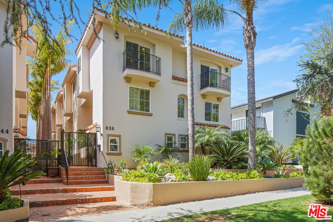 838 17TH ST Unit: 101