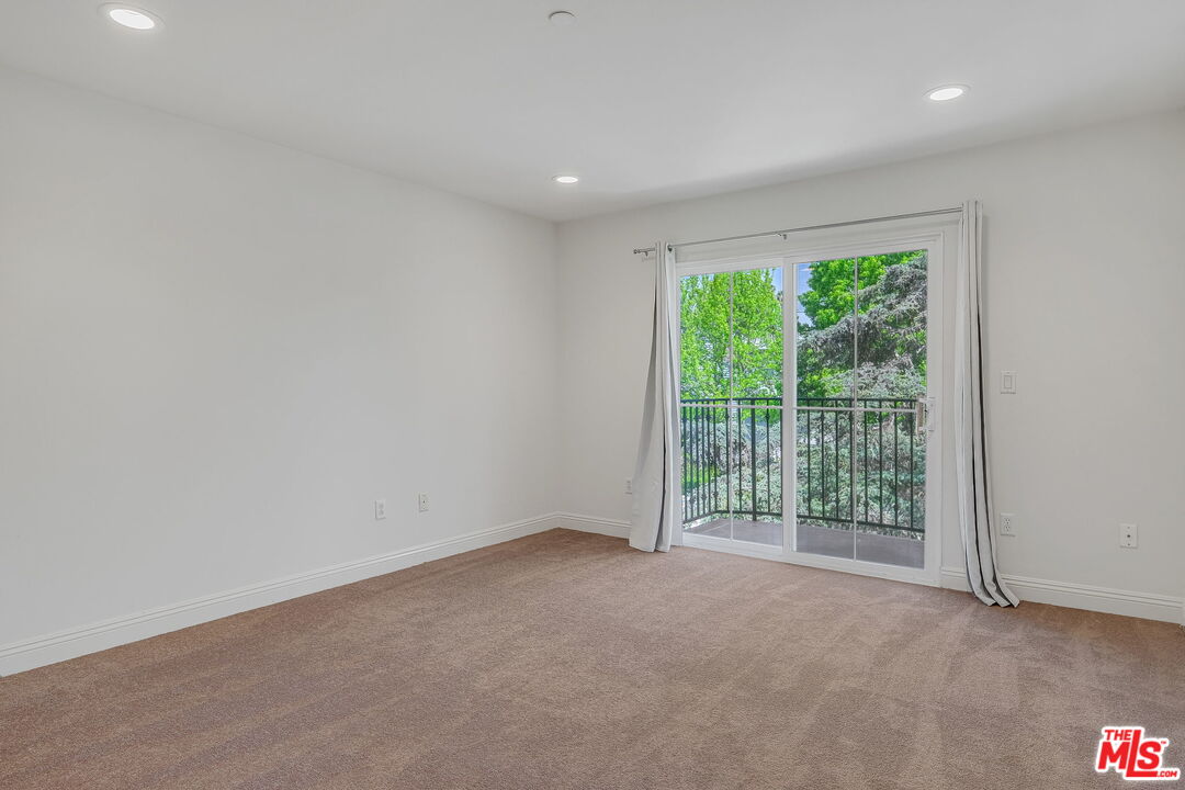 838 17TH ST Unit: 101