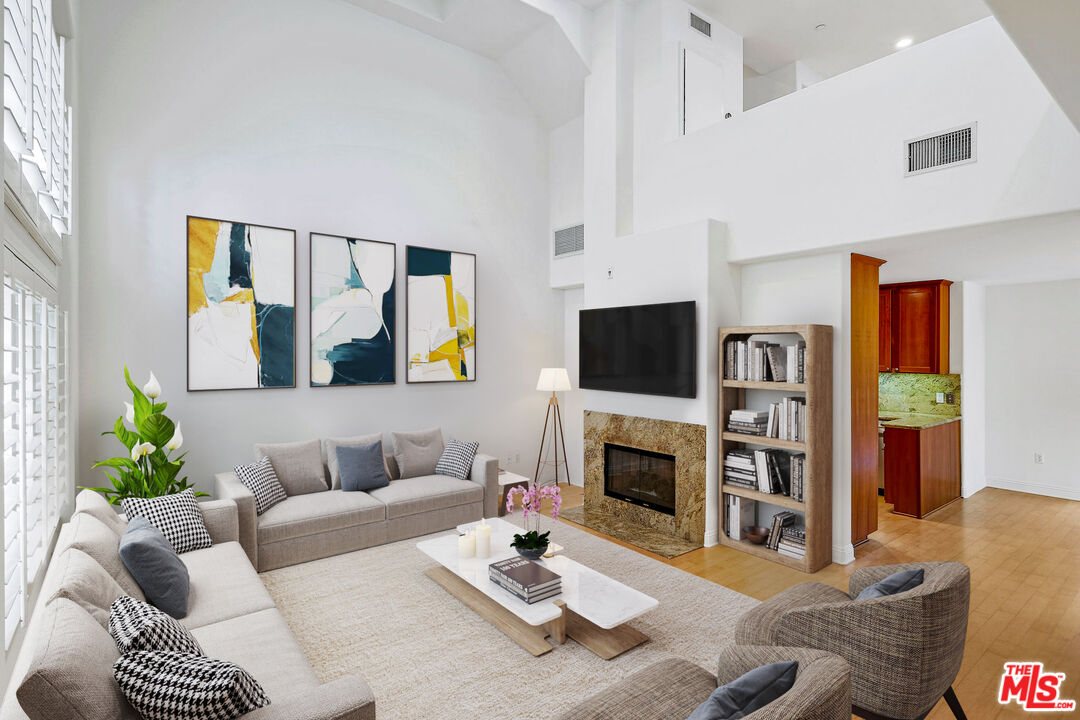 838 17TH ST Unit: 101