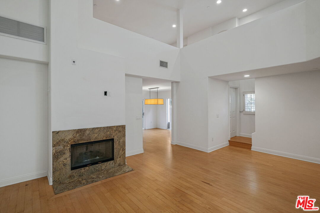 838 17TH ST Unit: 101
