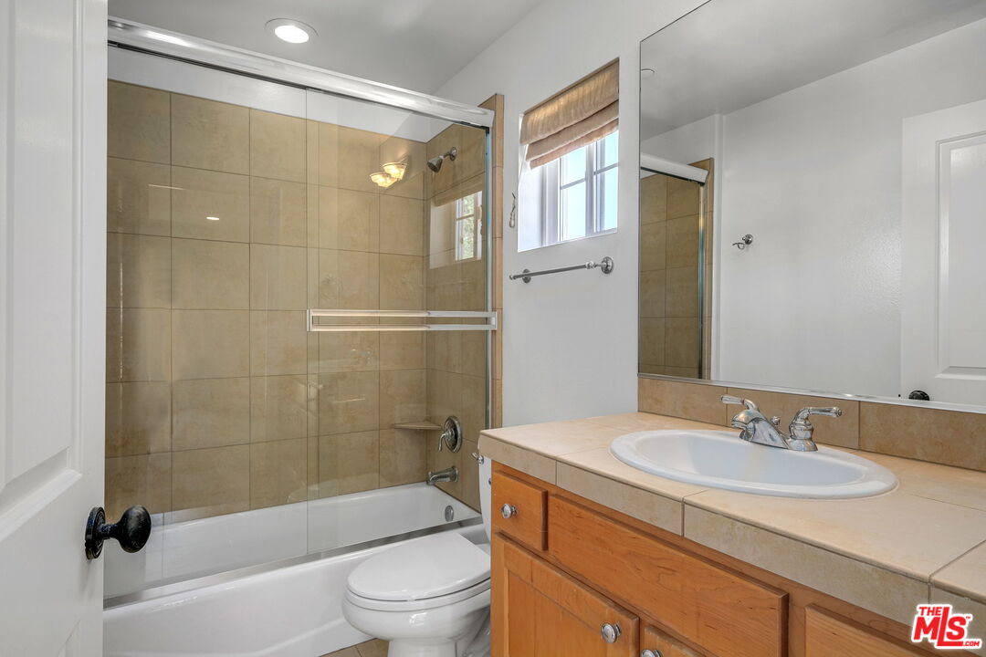 838 17TH ST Unit: 101
