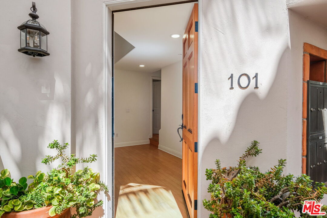838 17TH ST Unit: 101