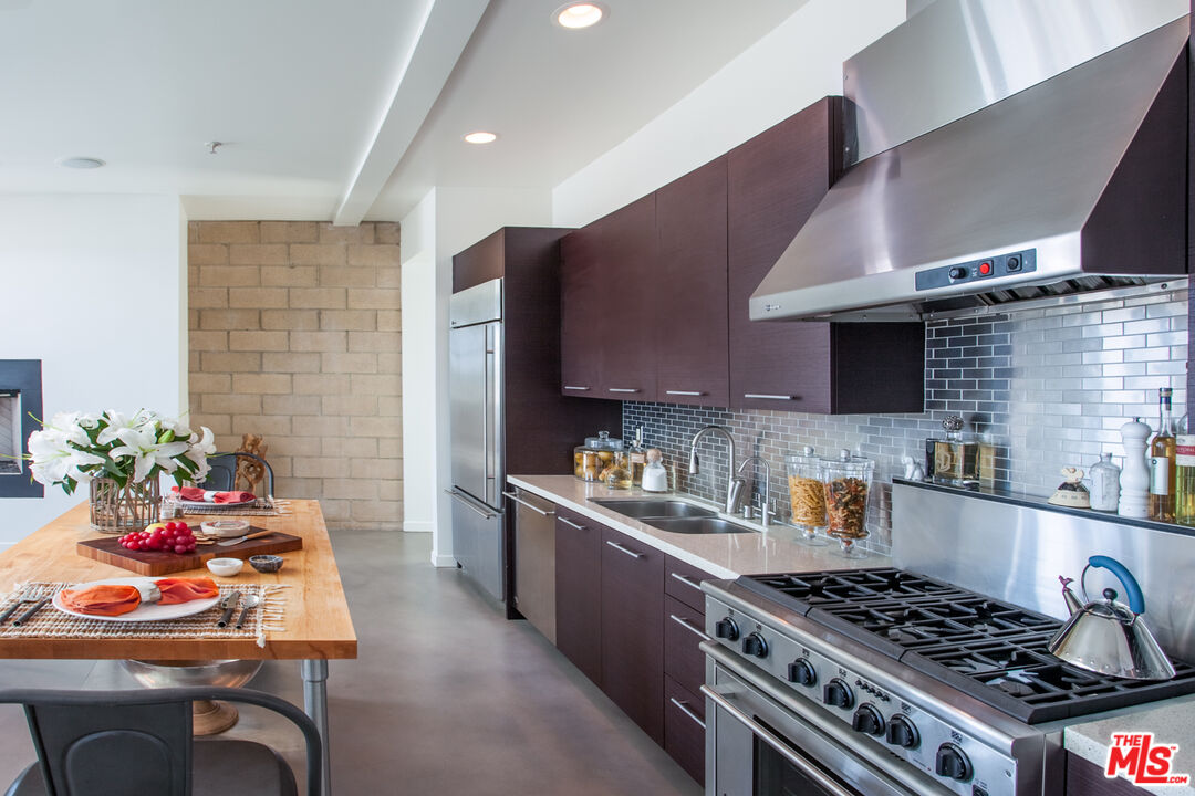 1544 12Th St Unit: 304