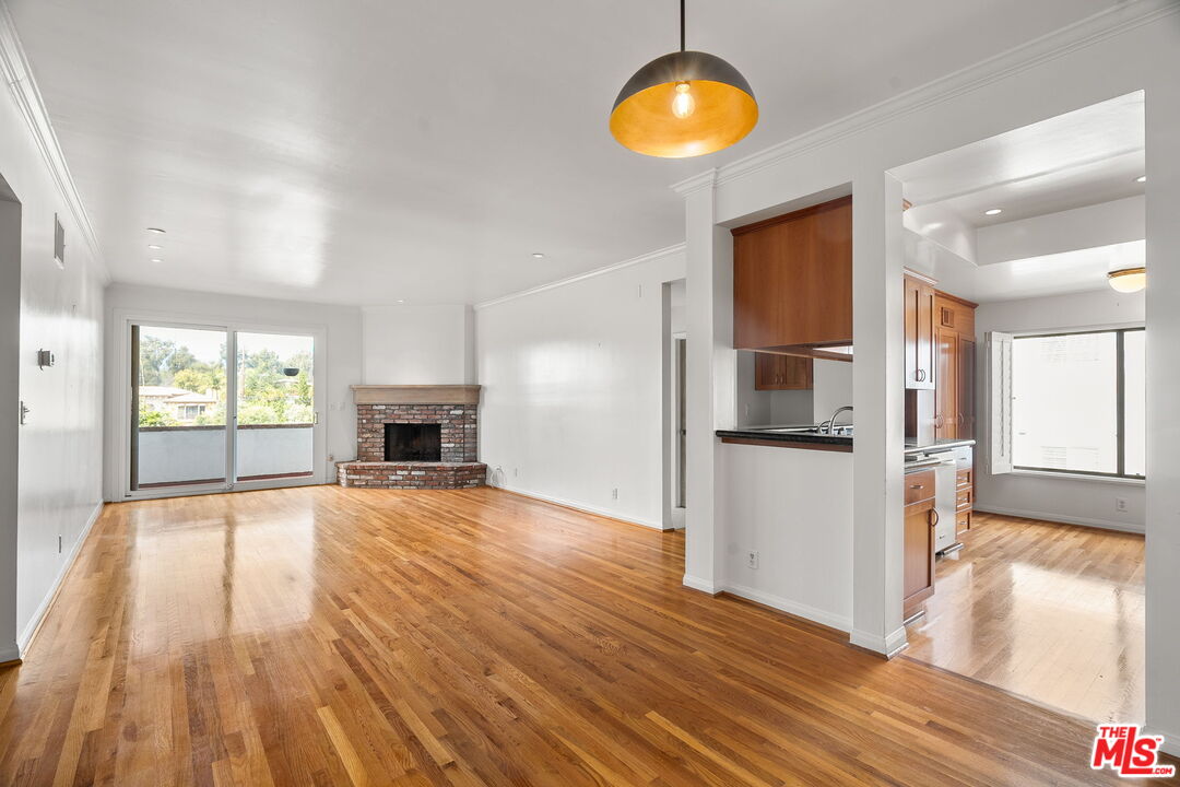 11755 Montana Ave Unit: 308