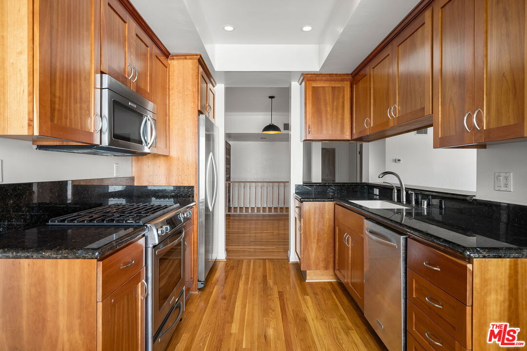 11755 Montana Ave Unit: 308