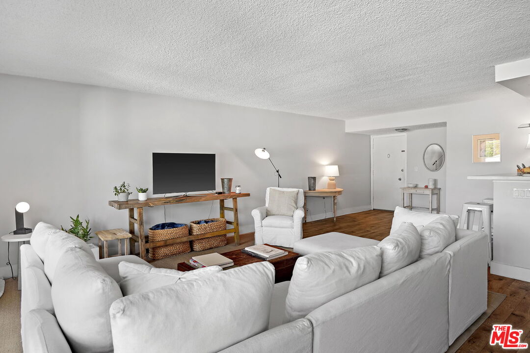 2101 California Ave Unit: 8