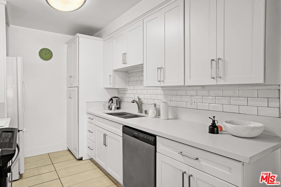 2101 California Ave Unit: 8