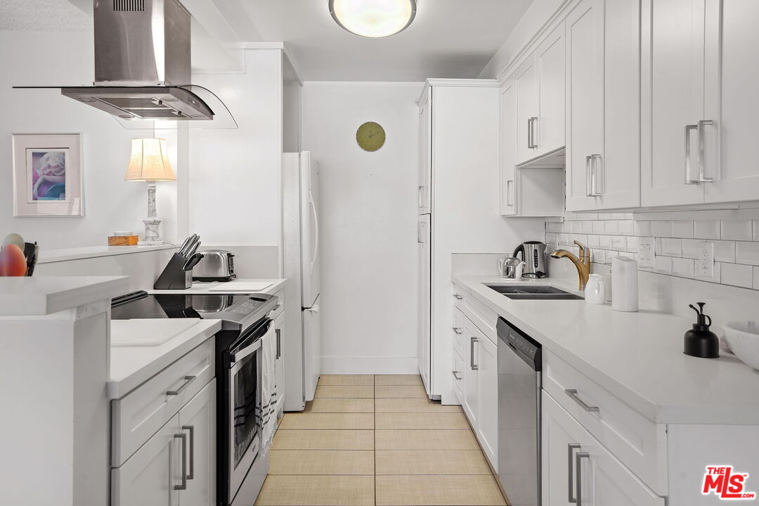 2101 California Ave Unit: 8