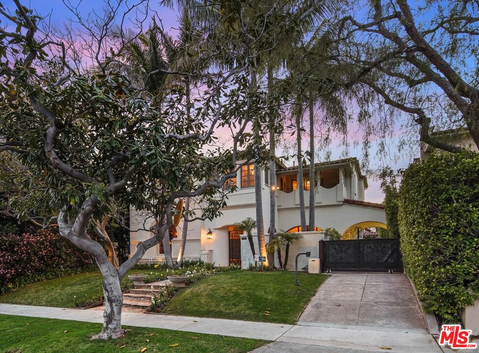 809 MALCOLM AVE
