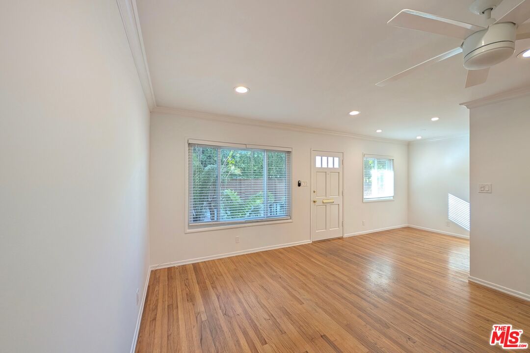 224 Bicknell Ave Unit: B