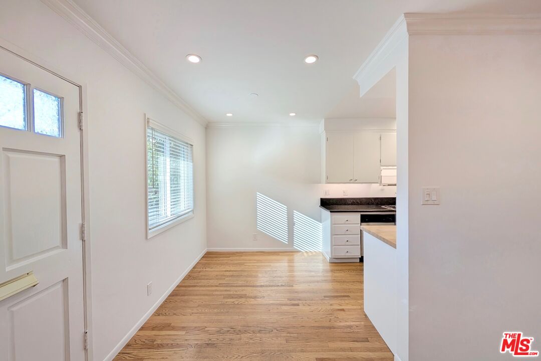 224 Bicknell Ave Unit: B