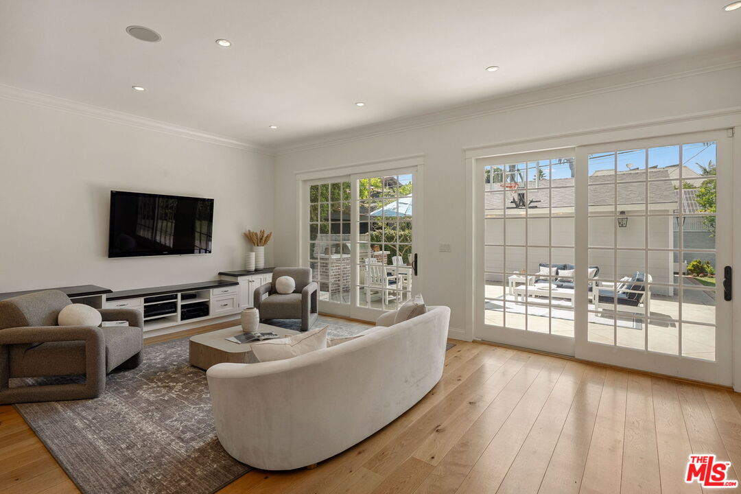 415 Palisades Ave