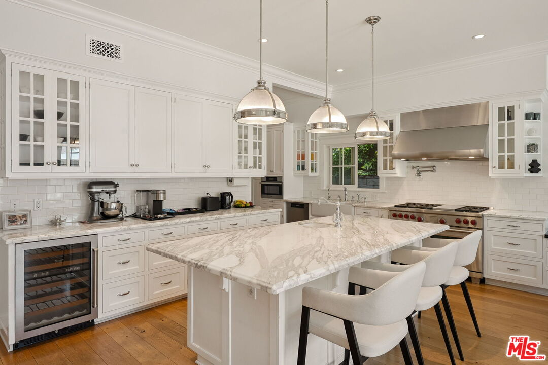 415 Palisades Ave
