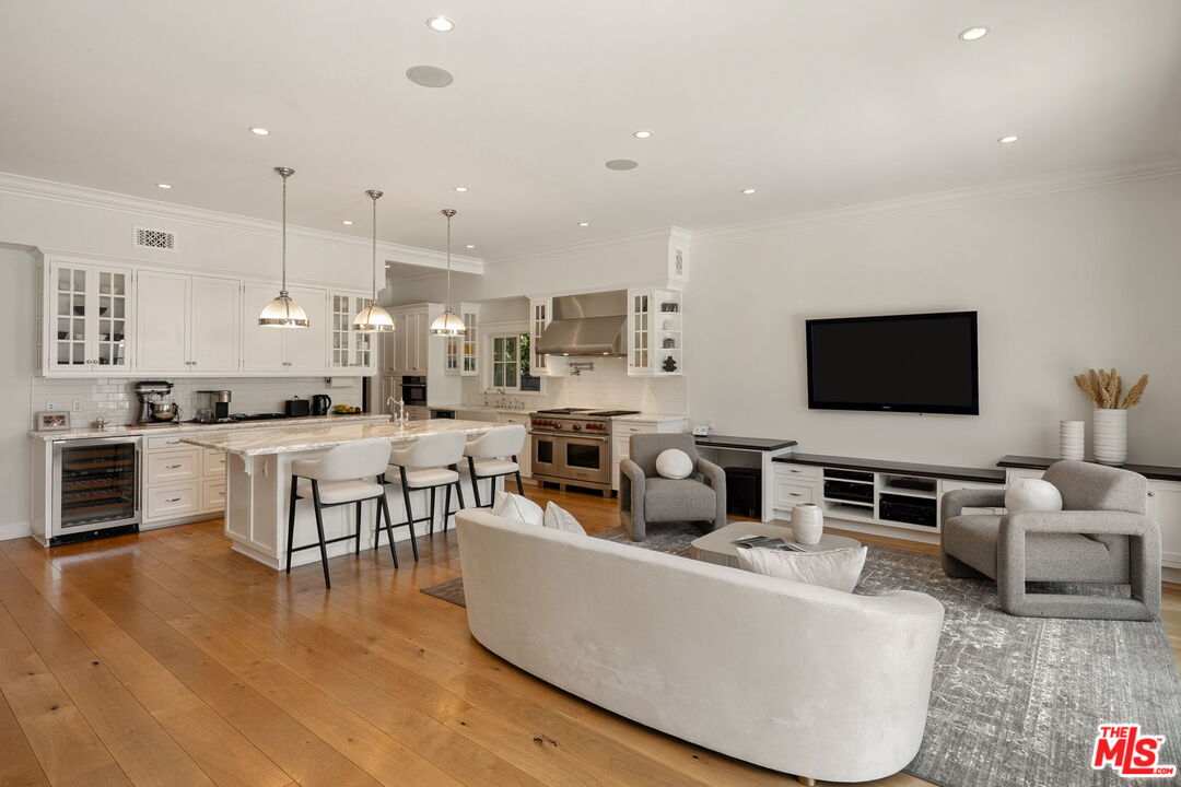 415 Palisades Ave