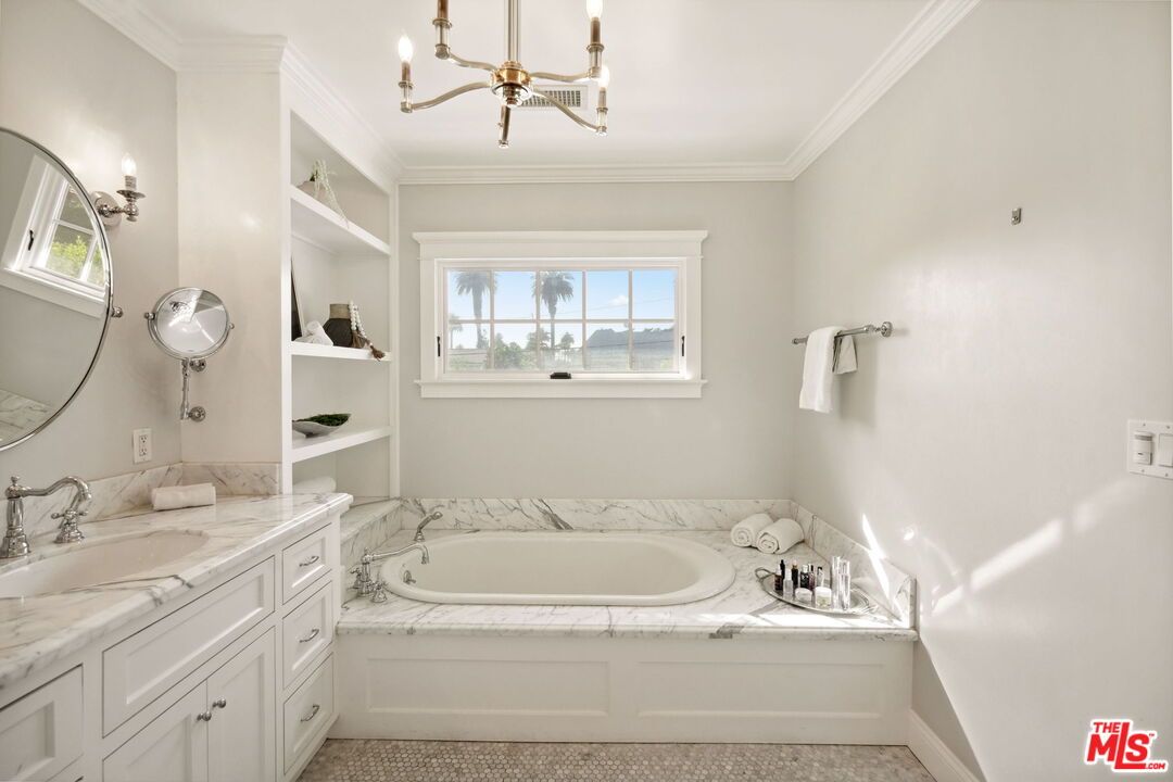 415 Palisades Ave