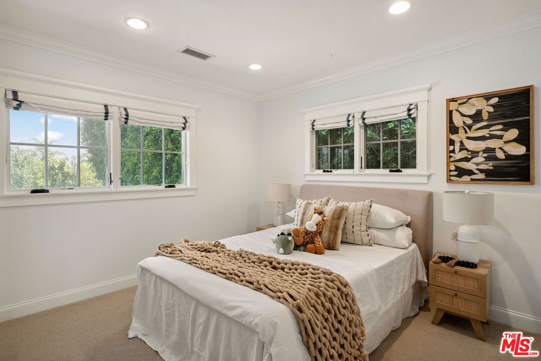 415 Palisades Ave