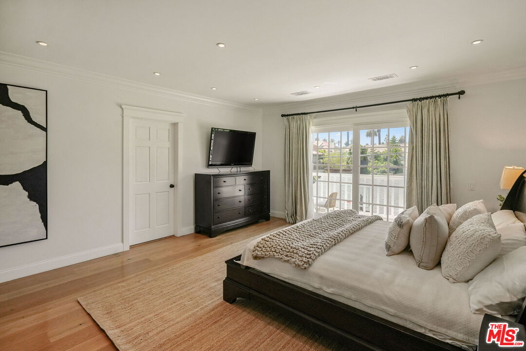415 Palisades Ave