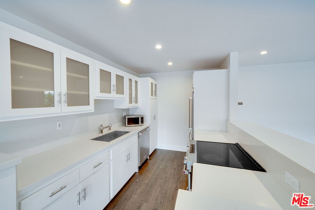 2101 California Ave Unit: 2