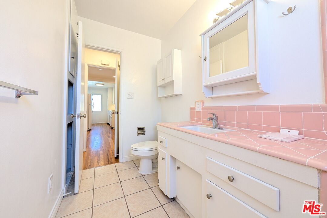 827 Lincoln Blvd Unit: F