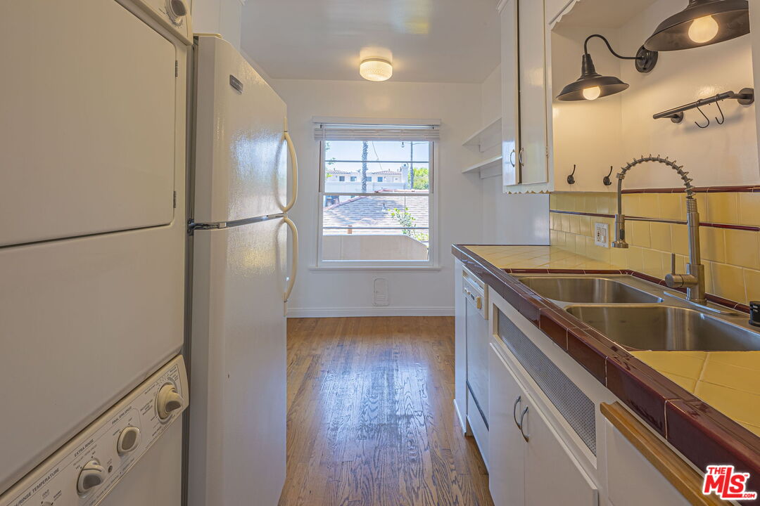 2110 California Ave Unit: B