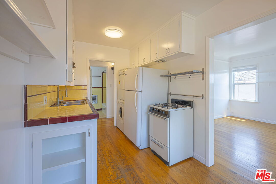 2110 California Ave Unit: B