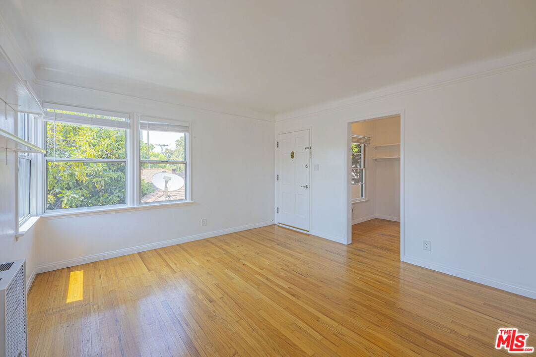 2110 California Ave Unit: B