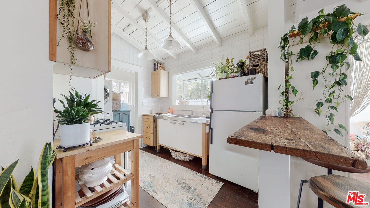 402 N Venice Blvd Unit: C