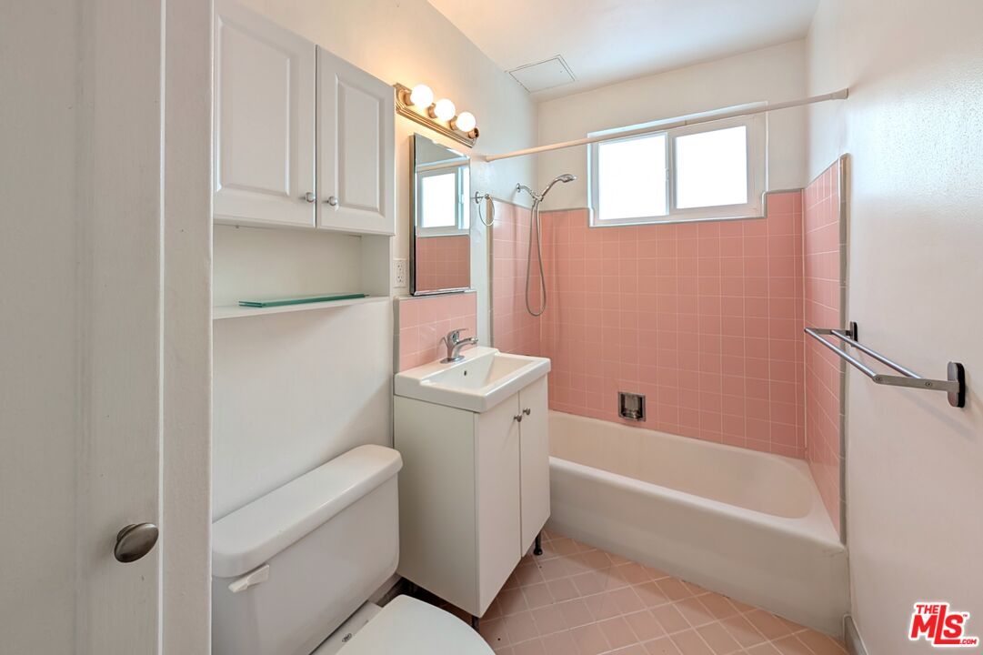 1037 Euclid St Unit: B