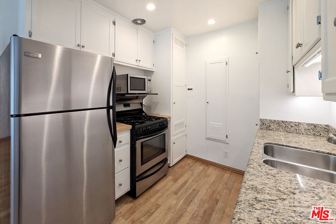 1037 Euclid St Unit: B