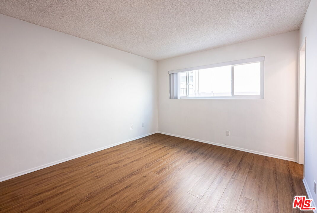 1246 Euclid St Unit: 5