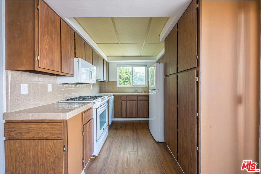 1246 Euclid St Unit: 5