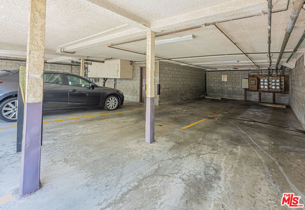 1246 Euclid St Unit: 5