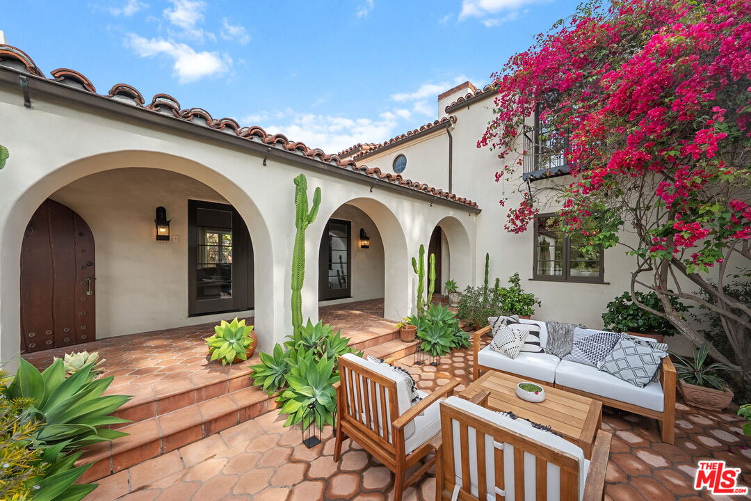 1308 San Vicente Blvd