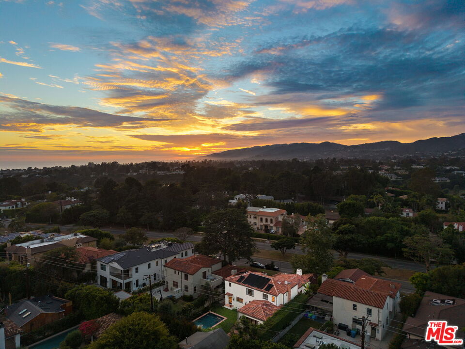 1308 San Vicente Blvd