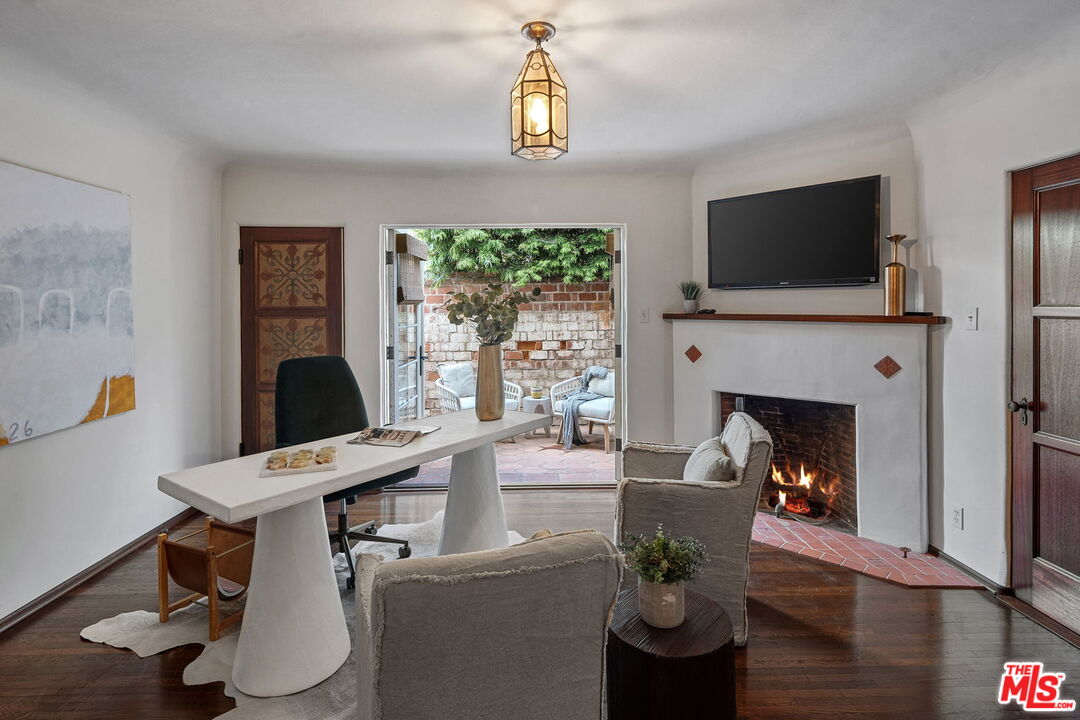 1308 San Vicente Blvd