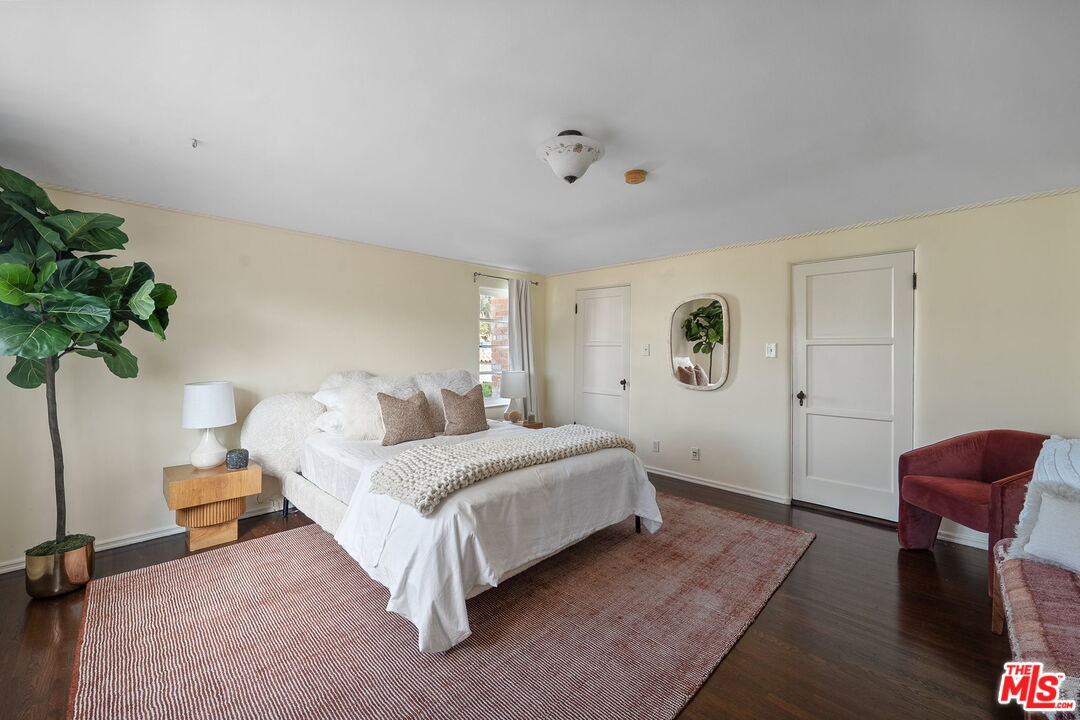 1308 San Vicente Blvd