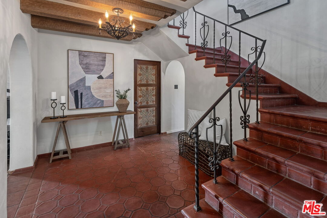 1308 San Vicente Blvd