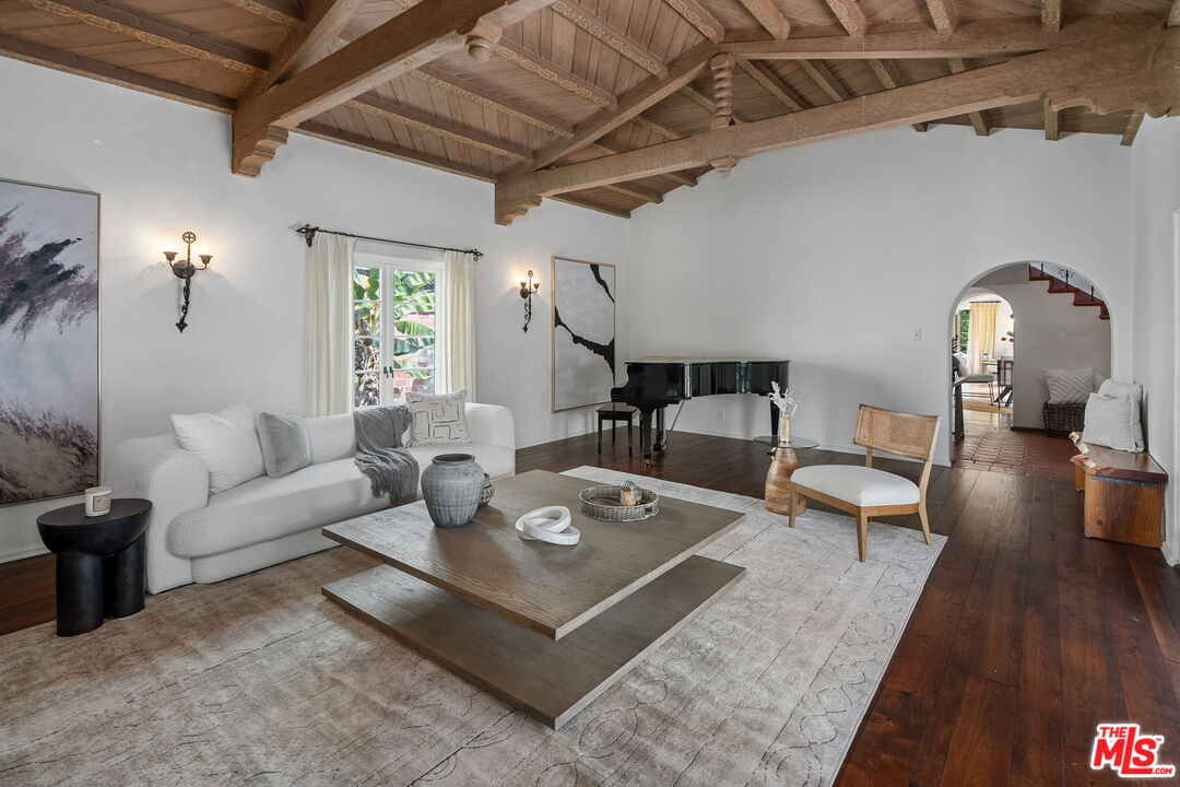 1308 San Vicente Blvd